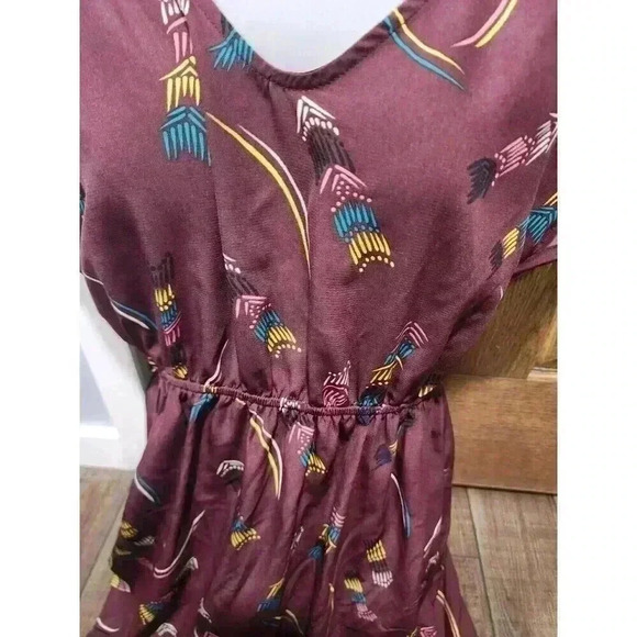 Fossil Womens Small Tunic Top elastic waist Aarow Design Burgundy Polyester - Picture 2 of 6